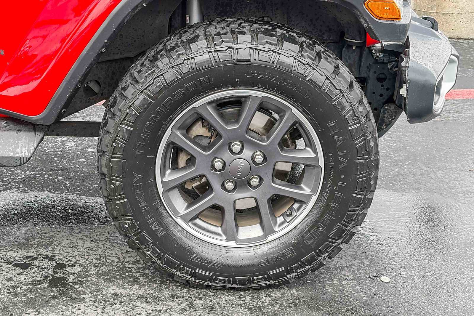 Used 2020 Jeep Gladiator Overland image 9