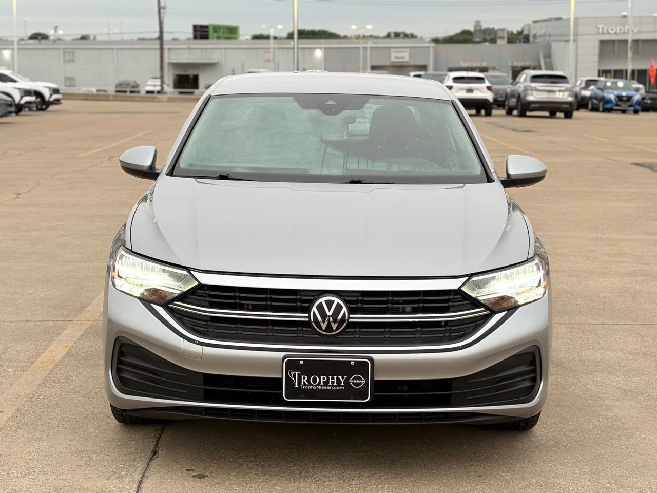 Used 2024 Volkswagen Jetta SE FWD image 5