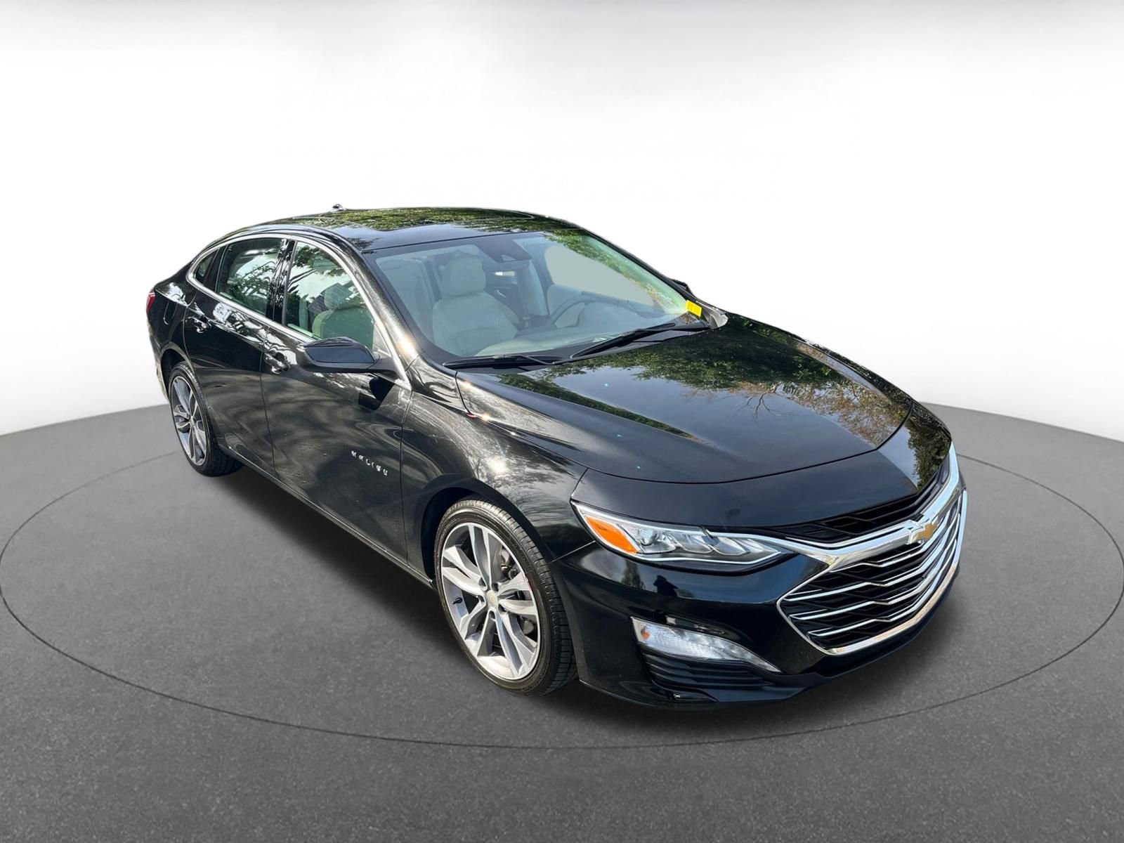 Used 2024 Chevrolet Malibu LT image 1