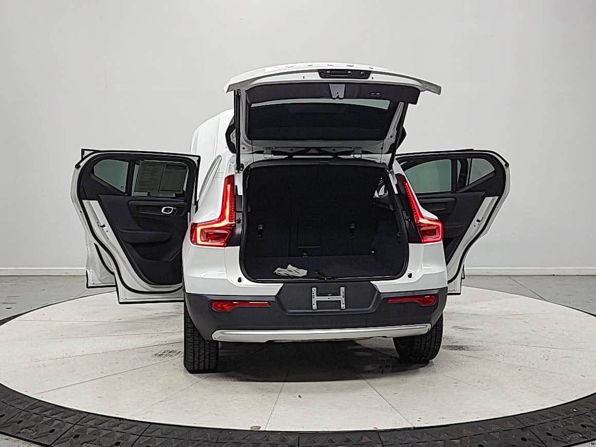 Used 2024 Volvo XC40 B5 Plus AWD/4WD image 15