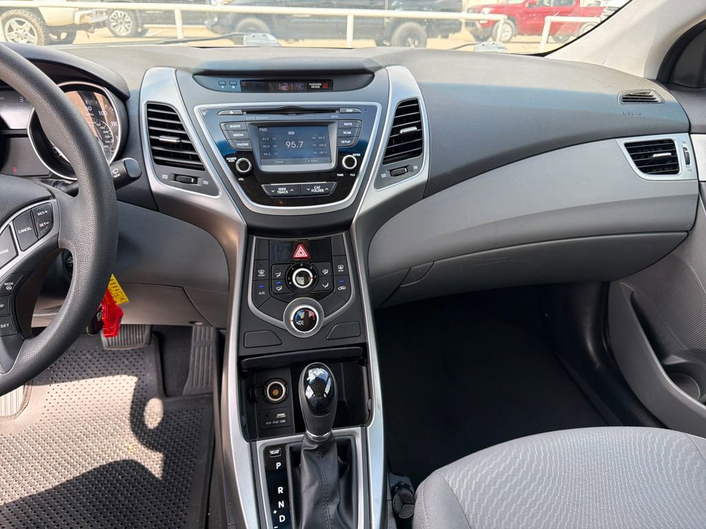 Used 2015 Hyundai Elantra SE w/ Option Group 02 image 18