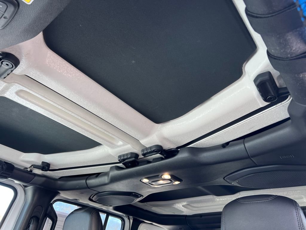 Used 2022 Jeep Wrangler Unlimited Sahara w/ Cold Weather Group image 20