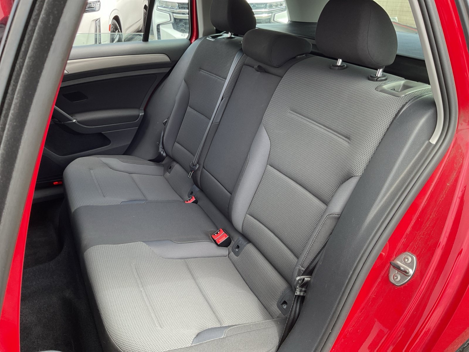 Used 2017 Volkswagen Golf S AWD/4WD image 15