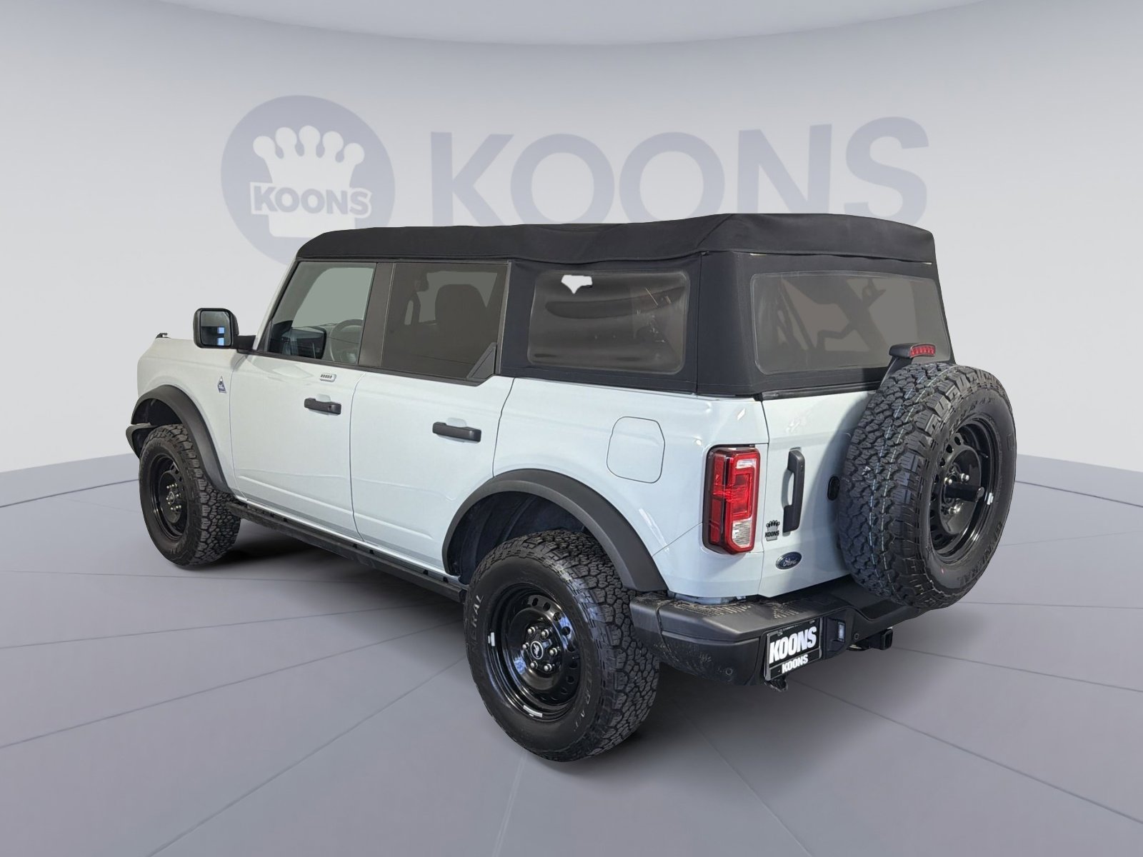 Used 2023 Ford Bronco Black Diamond image 4