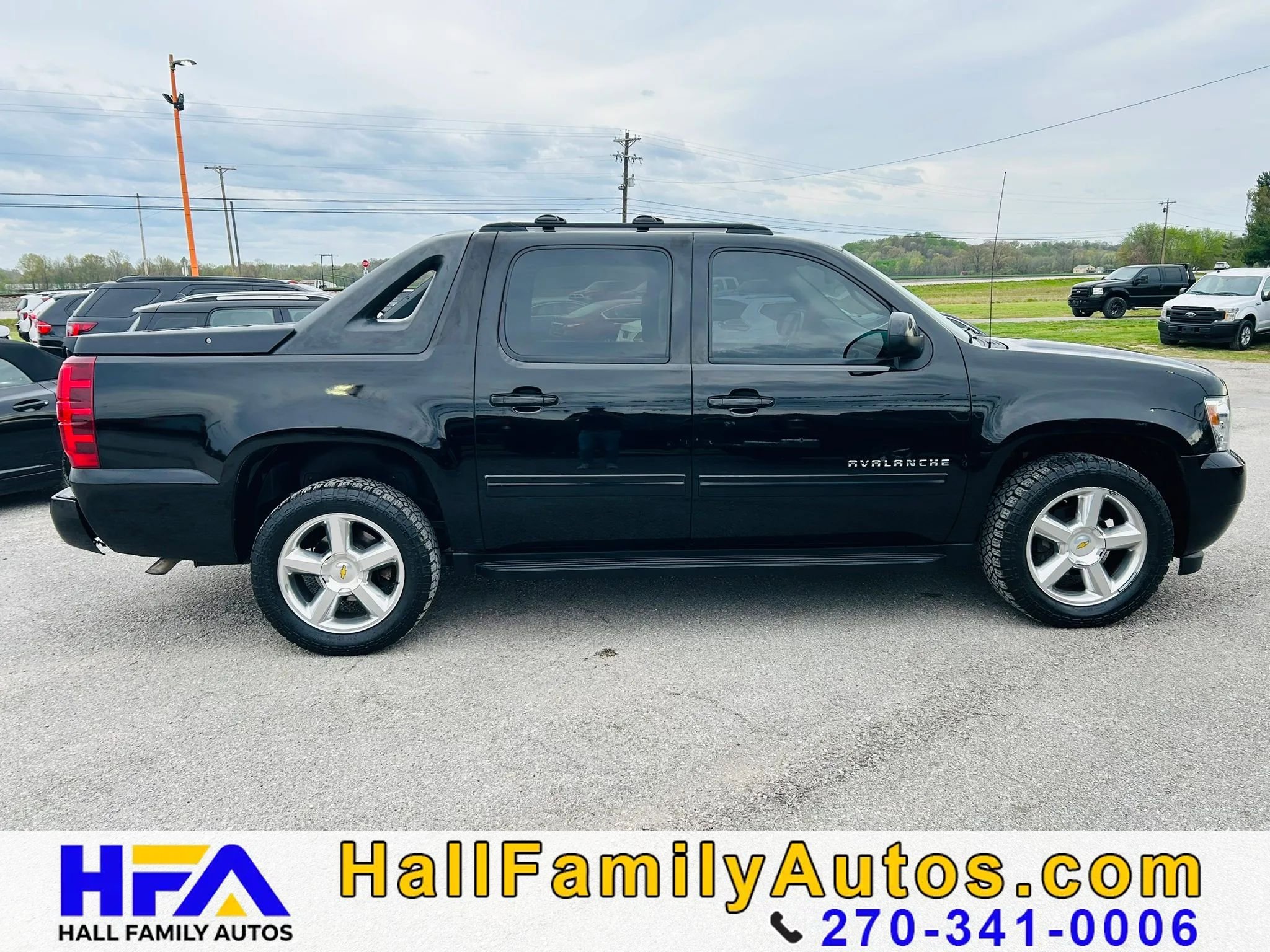 Used 2011 Chevrolet Avalanche LS w/ Convenience Package image 6