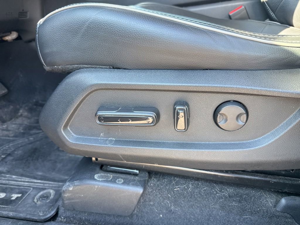 Used 2025 Honda Pilot Elite image 16