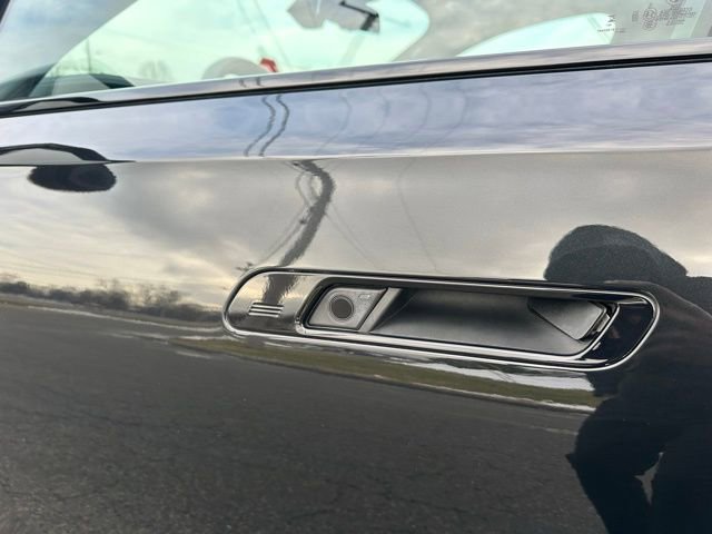 Used 2024 BMW 760i xDrive w/ Executive Package image 14