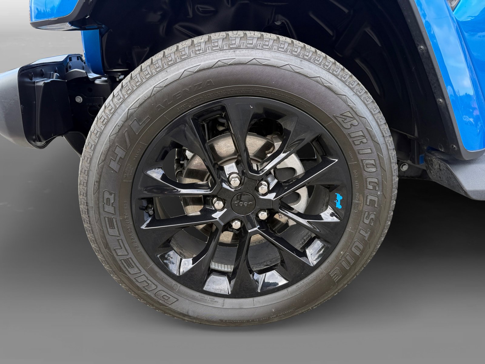 Used 2022 Jeep Wrangler Unlimited Sahara w/ Cold Weather Group image 9