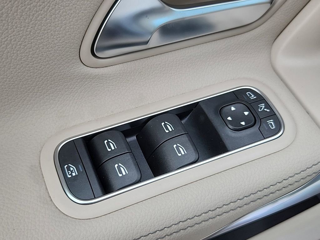 New 2025 Mercedes-Benz CLA 250 4MATIC image 9