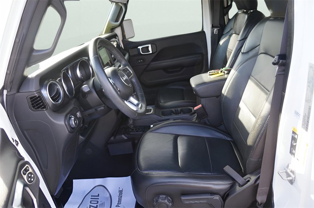 Used 2023 Jeep Wrangler Sahara image 19