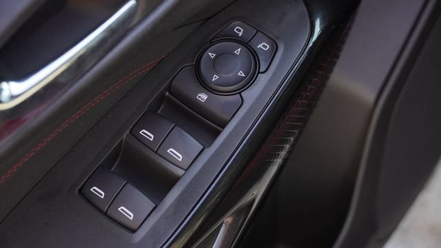 Used 2024 Chevrolet Trax RS w/ Sunroof Package FWD image 20