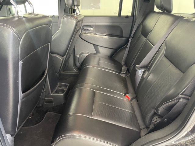 Used 2011 Jeep Liberty Limited AWD/4WD image 10