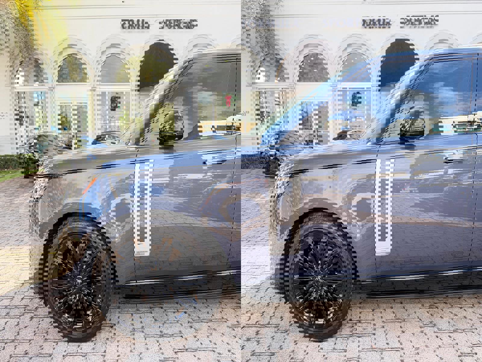 Used 2024 Land Rover Range Rover Long Wheelbase Autobiography image 22