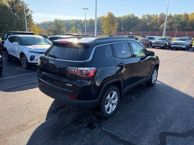 Used 2018 Jeep Compass Latitude w/ Popular Equipment Group AWD/4WD image 6