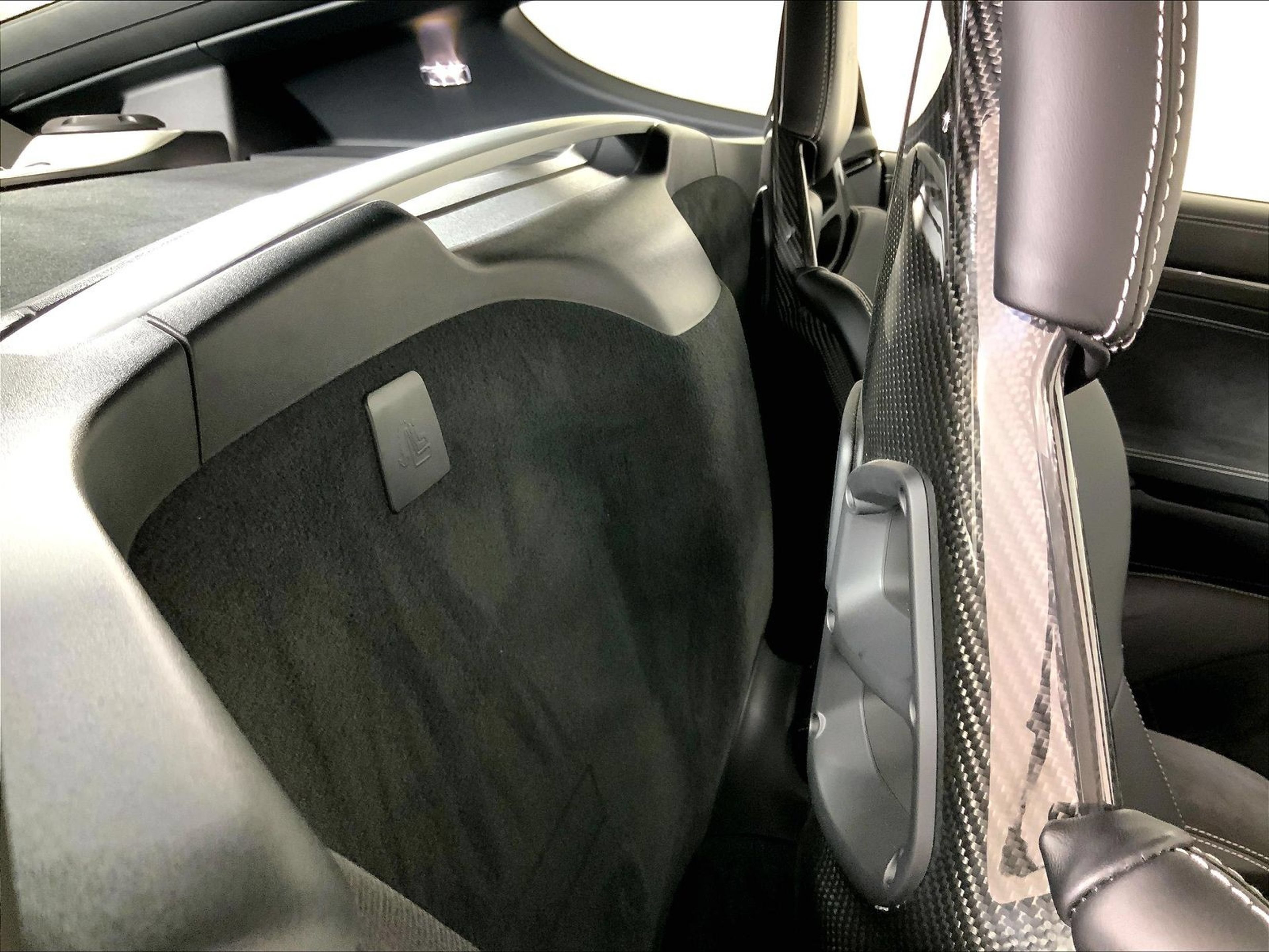 Certified 2020 Porsche 718 Cayman GT4 RWD image 19