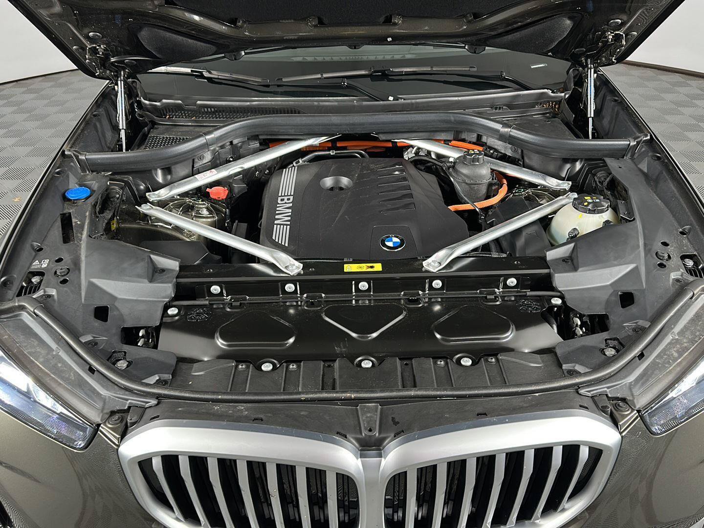 New 2026 BMW X5 xDrive50e w/ Premium Package AWD/4WD image 32