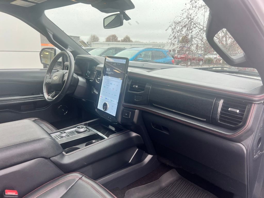 Used 2022 Ford Expedition Max Limited image 35