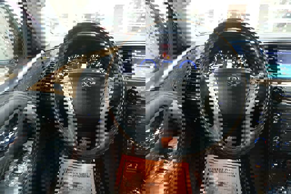 Used 2017 INFINITI QX80 image 33