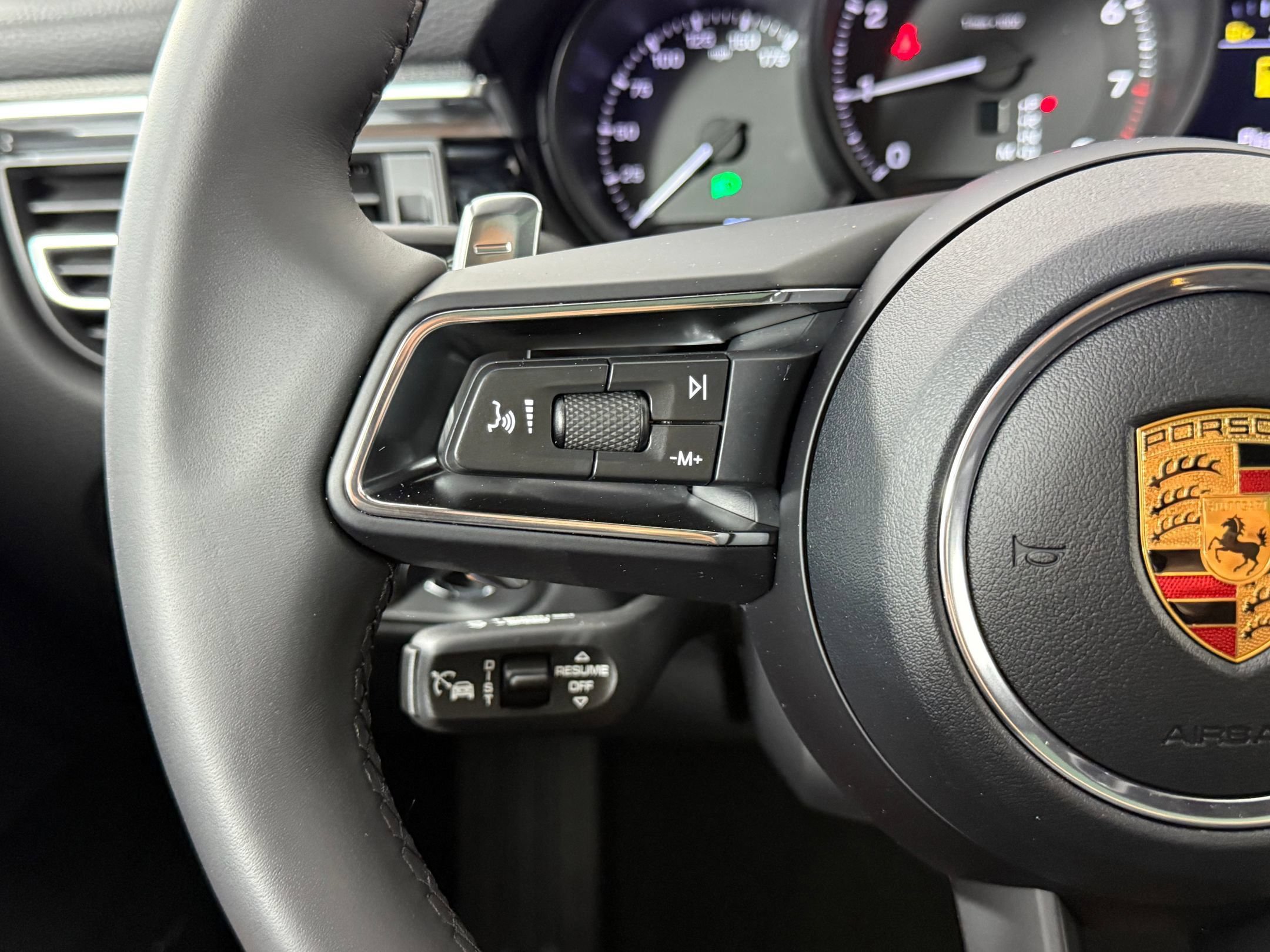 Certified 2026 Porsche Macan AWD/4WD image 22
