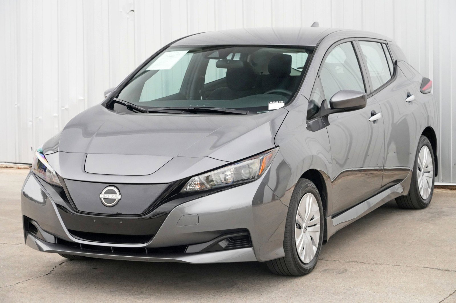 Used 2025 Nissan Leaf S image 37