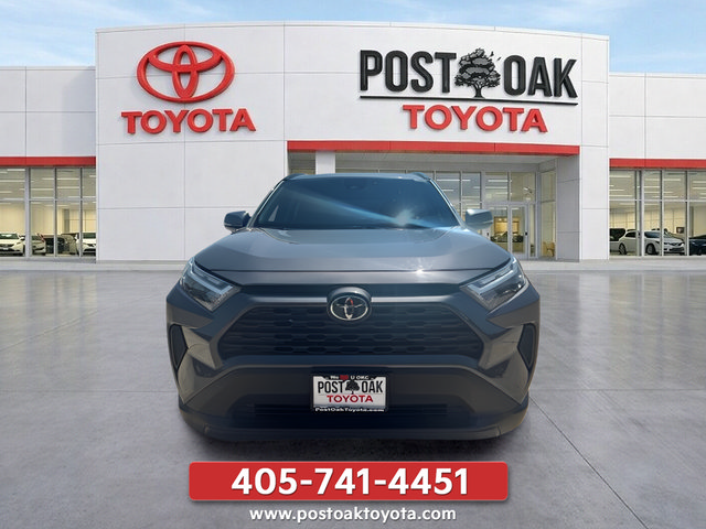 Used 2025 Toyota RAV4 XLE FWD image 2