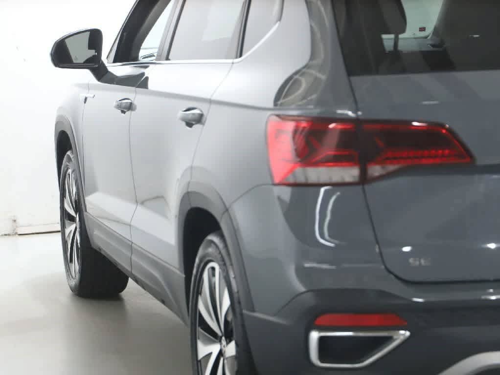 Certified 2023 Volkswagen Taos SE w/ Panoramic Sunroof Package AWD/4WD image 47