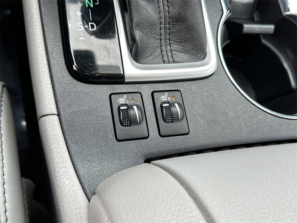 Used 2019 Toyota Highlander XLE image 29