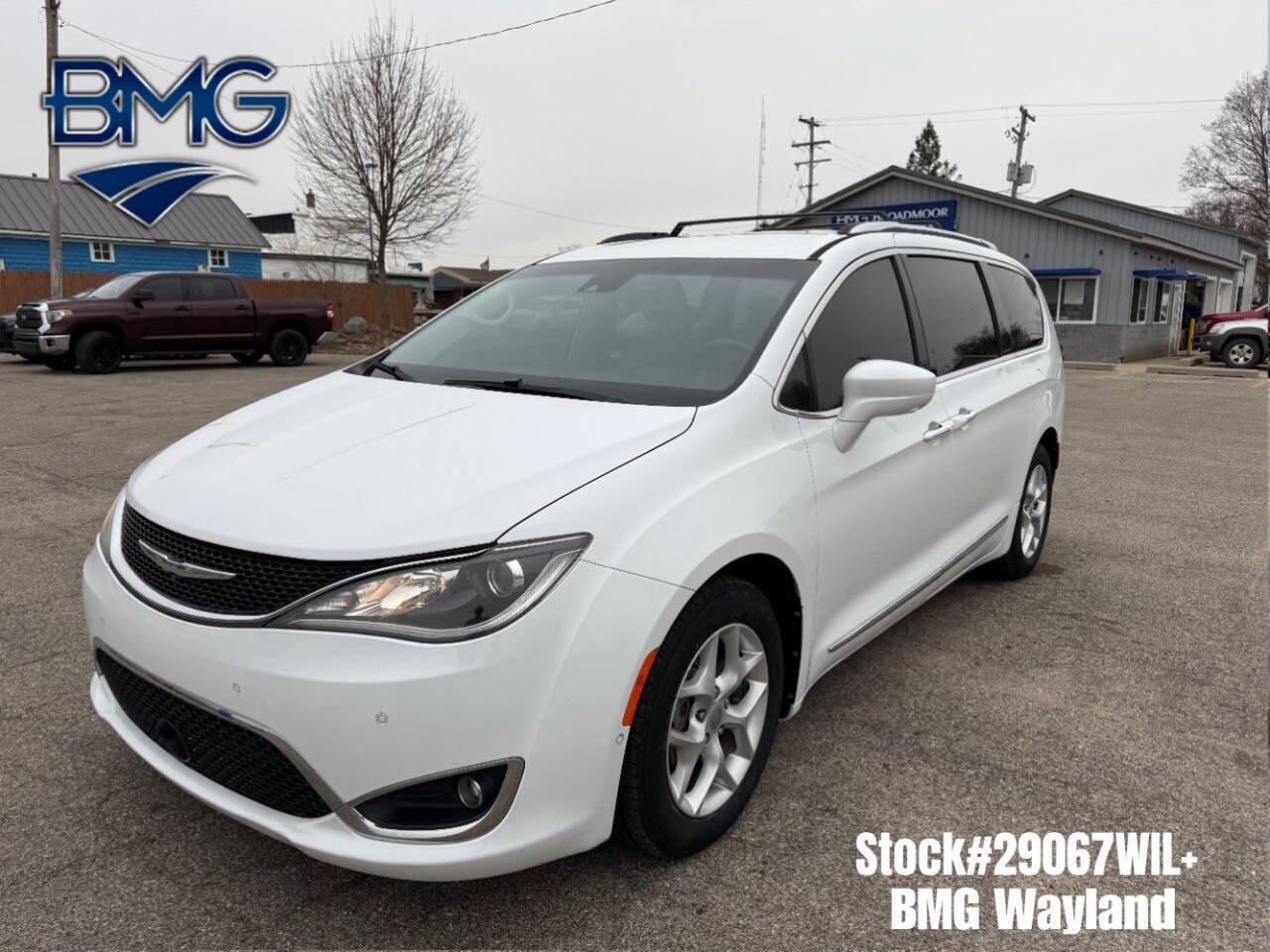 Used 2017 Chrysler Pacifica Touring-L Plus w/ Advanced Safetytec Group FWD image 1
