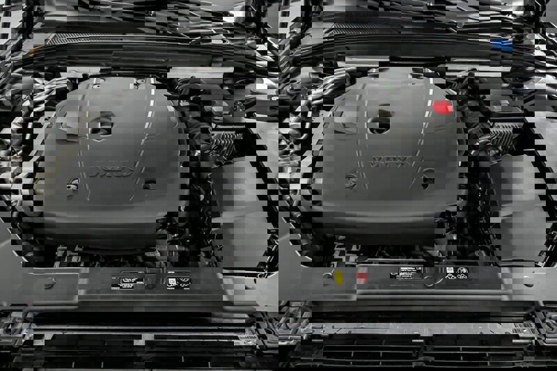 Used 2021 Volvo S60 T6 Momentum w/ Premium Package image 14