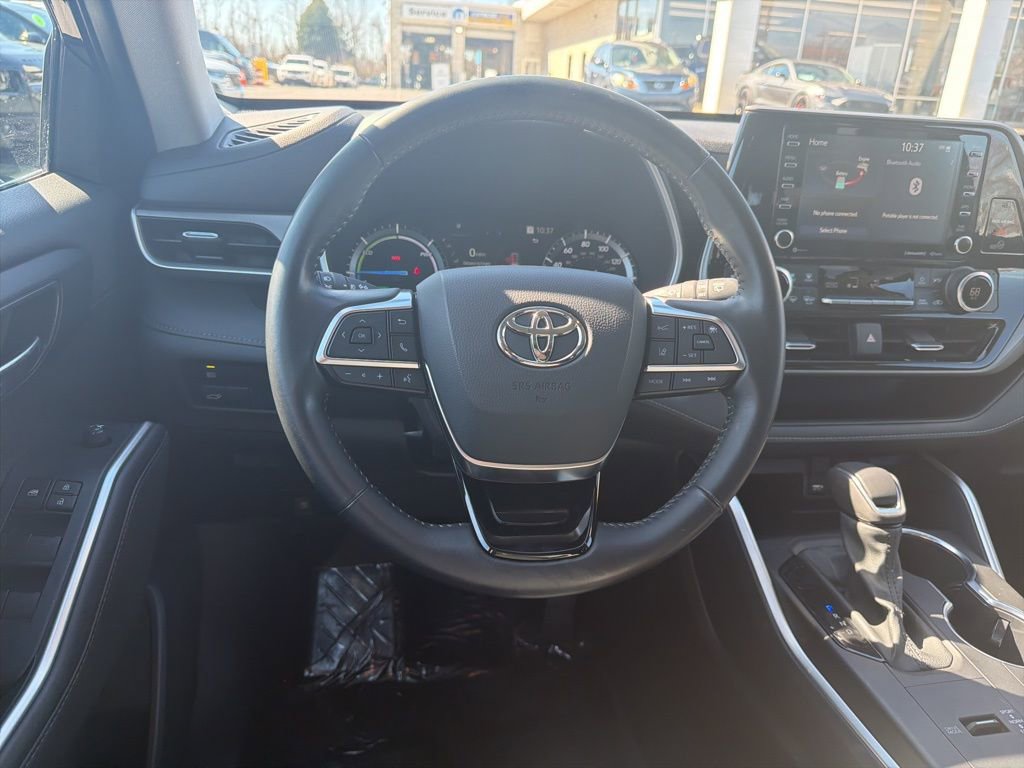 Used 2021 Toyota Highlander XLE image 17