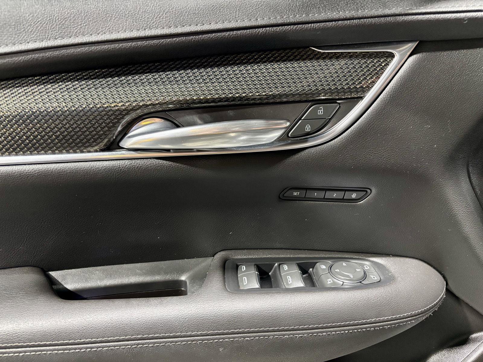 Used 2022 Cadillac XT5 Sportv image 22