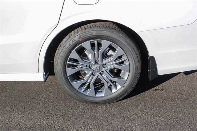 New 2026 Honda Odyssey Touring image 9