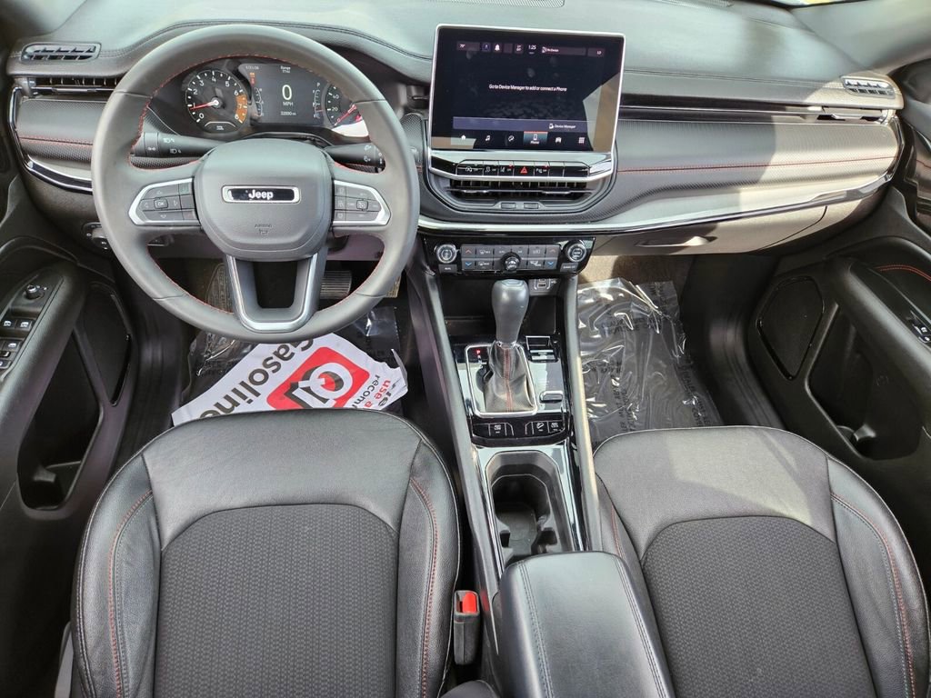 Used 2024 Jeep Compass Trailhawk image 8