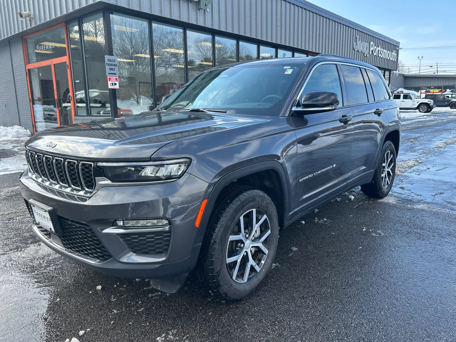 Used 2025 Jeep Grand Cherokee Limited w/ Trailer Tow Package image 10