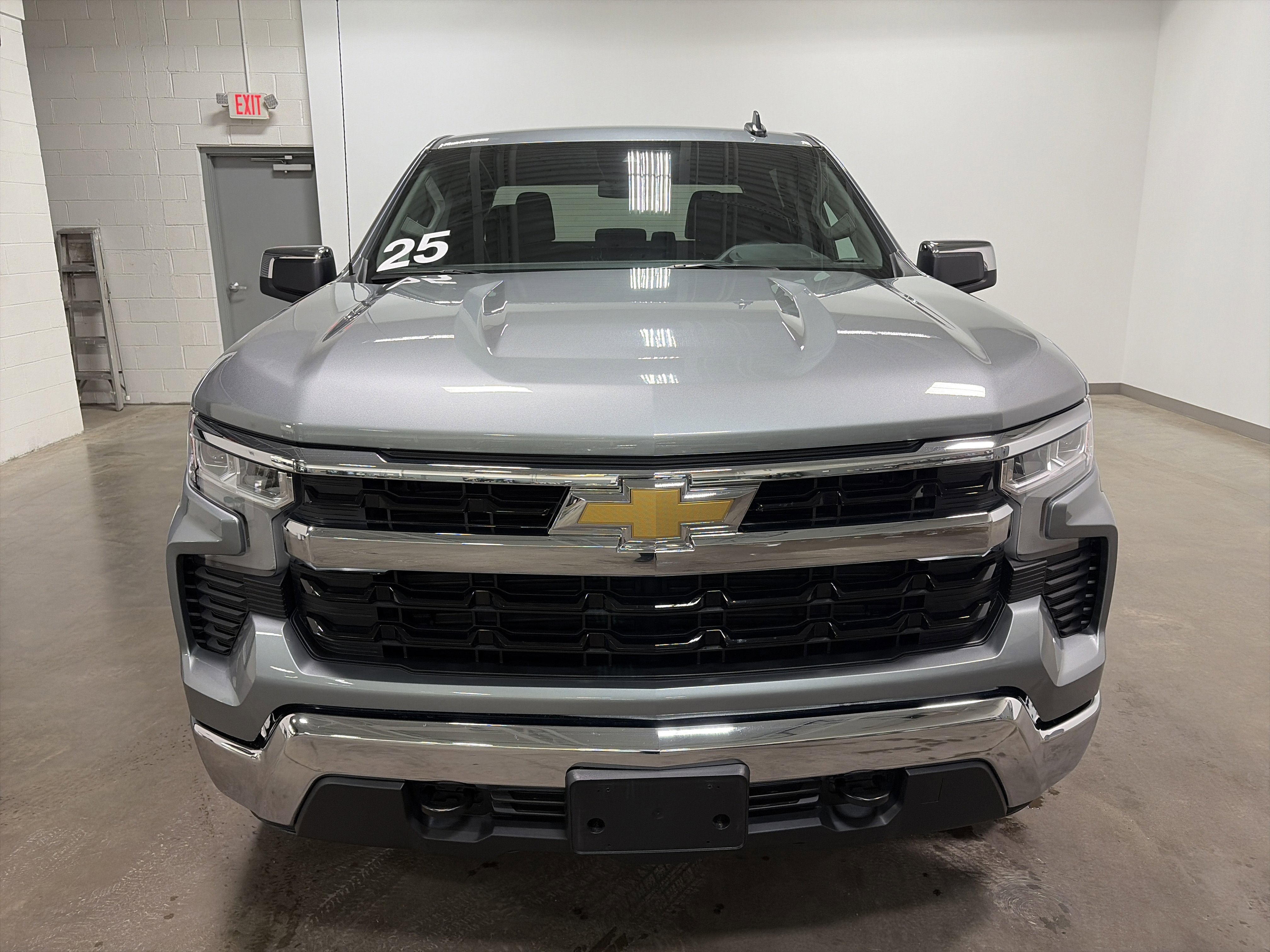 Used 2025 Chevrolet Silverado 1500 LT image 8