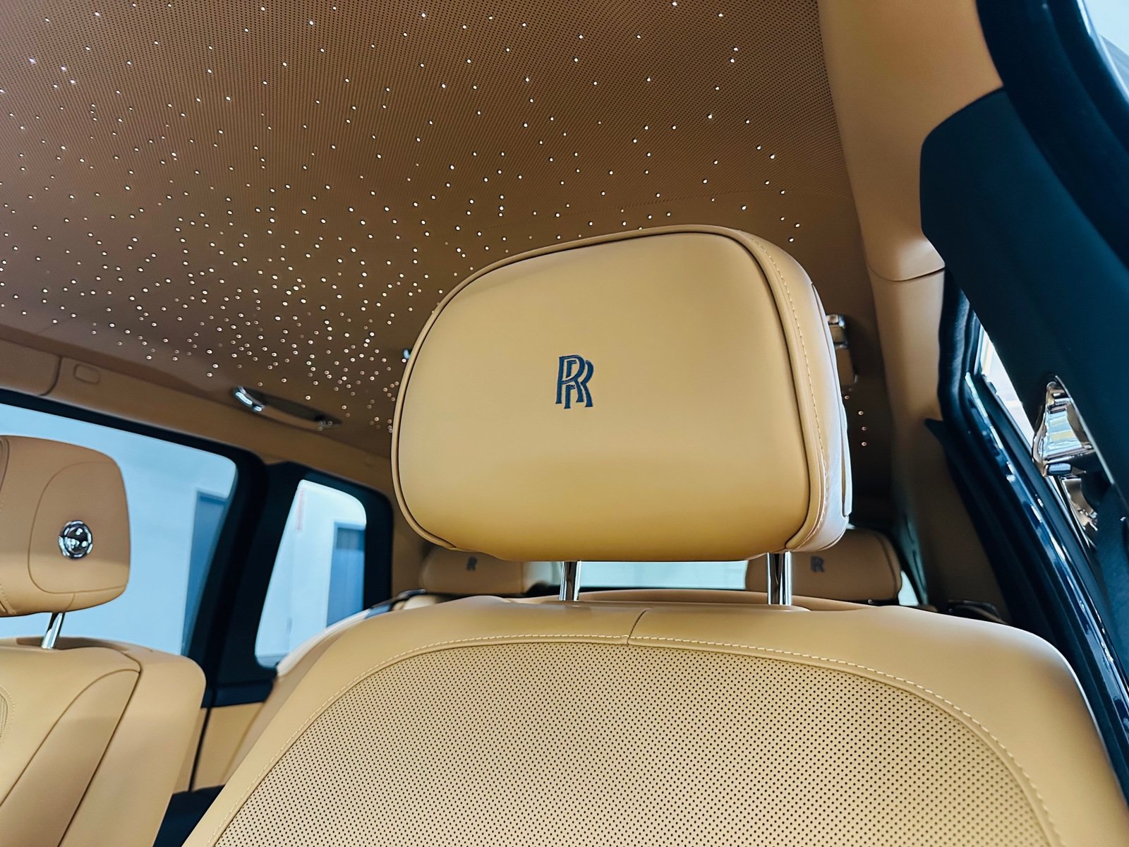 Certified 2025 Rolls-Royce Cullinan AWD/4WD image 12