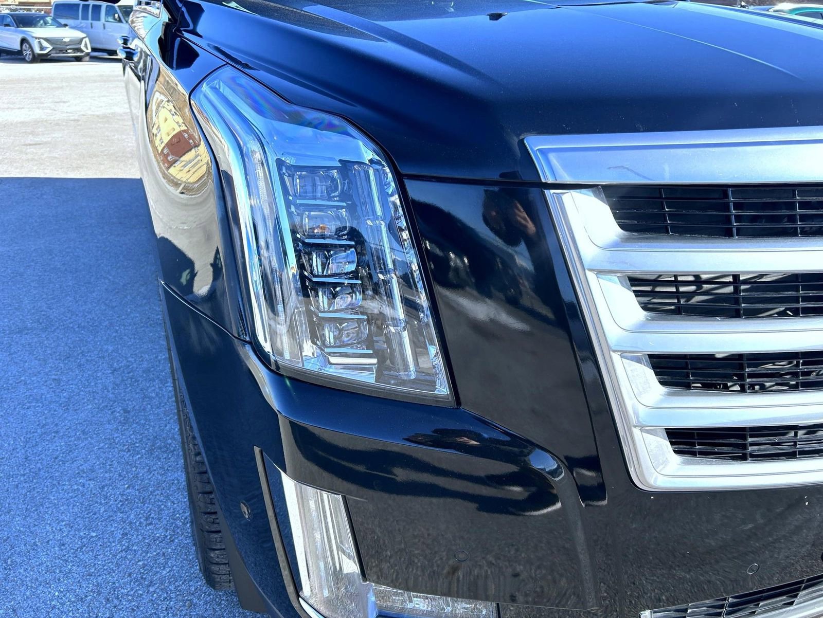 Used 2019 Cadillac Escalade Luxury image 10