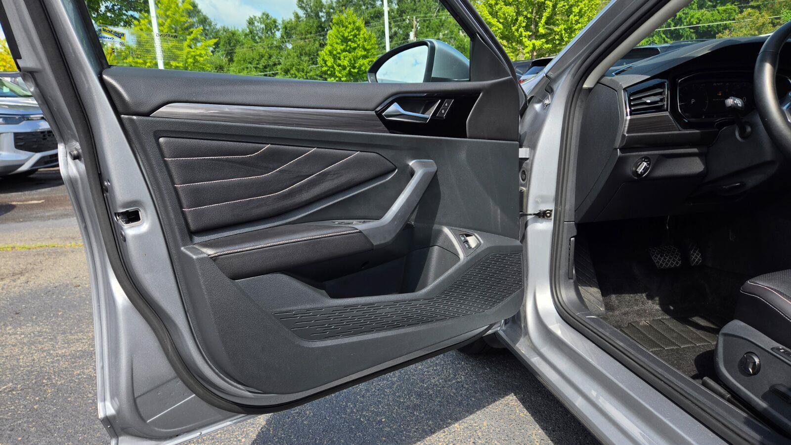 Certified 2023 Volkswagen Jetta SEL FWD image 19