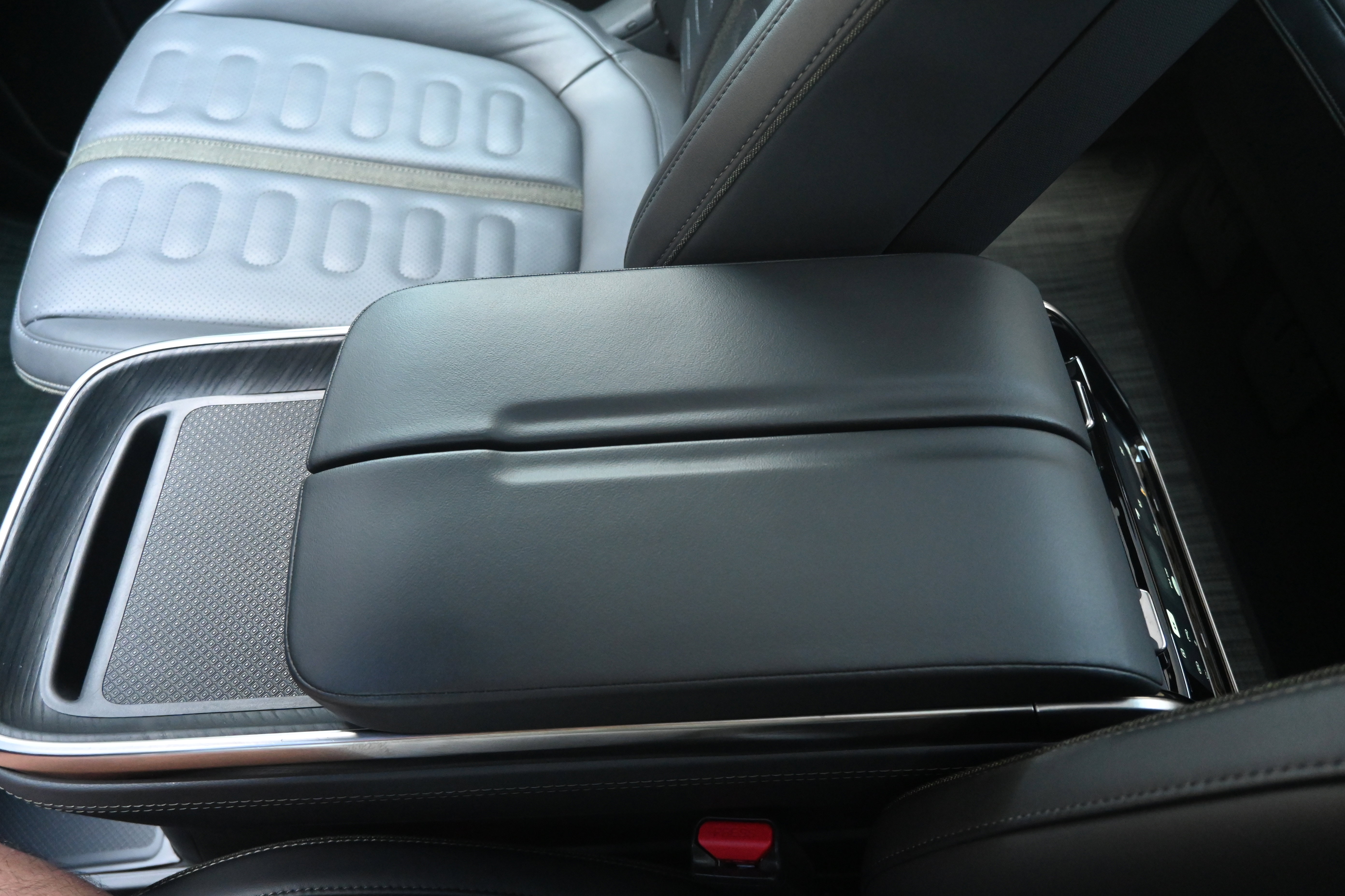 Used 2023 Rivian R1T Adventure image 56