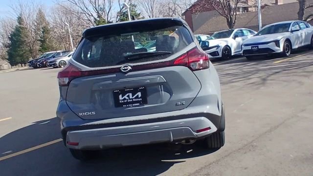 Used 2023 Nissan Kicks SR image 2