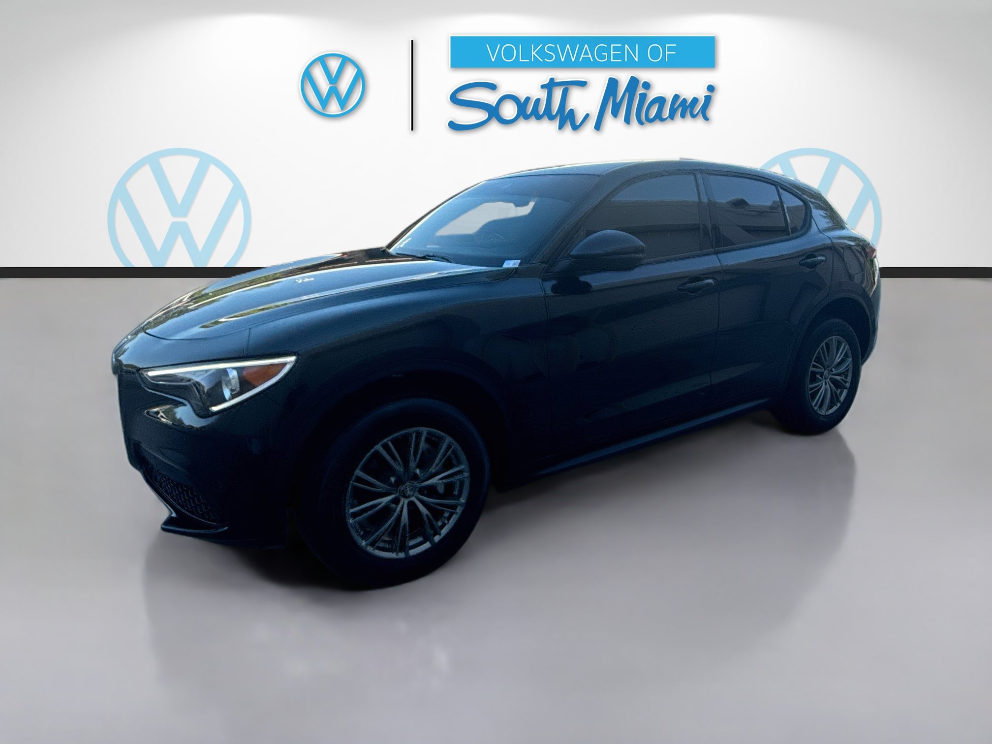 Used 2023 Alfa Romeo Stelvio Sprint RWD image 3