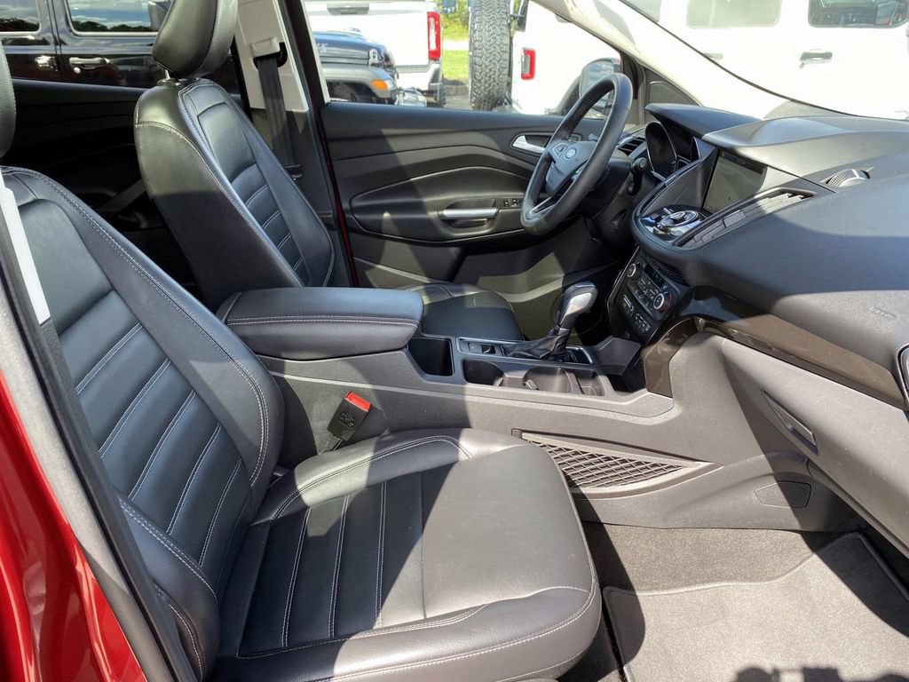 Used 2019 Ford Escape Titanium AWD/4WD image 26