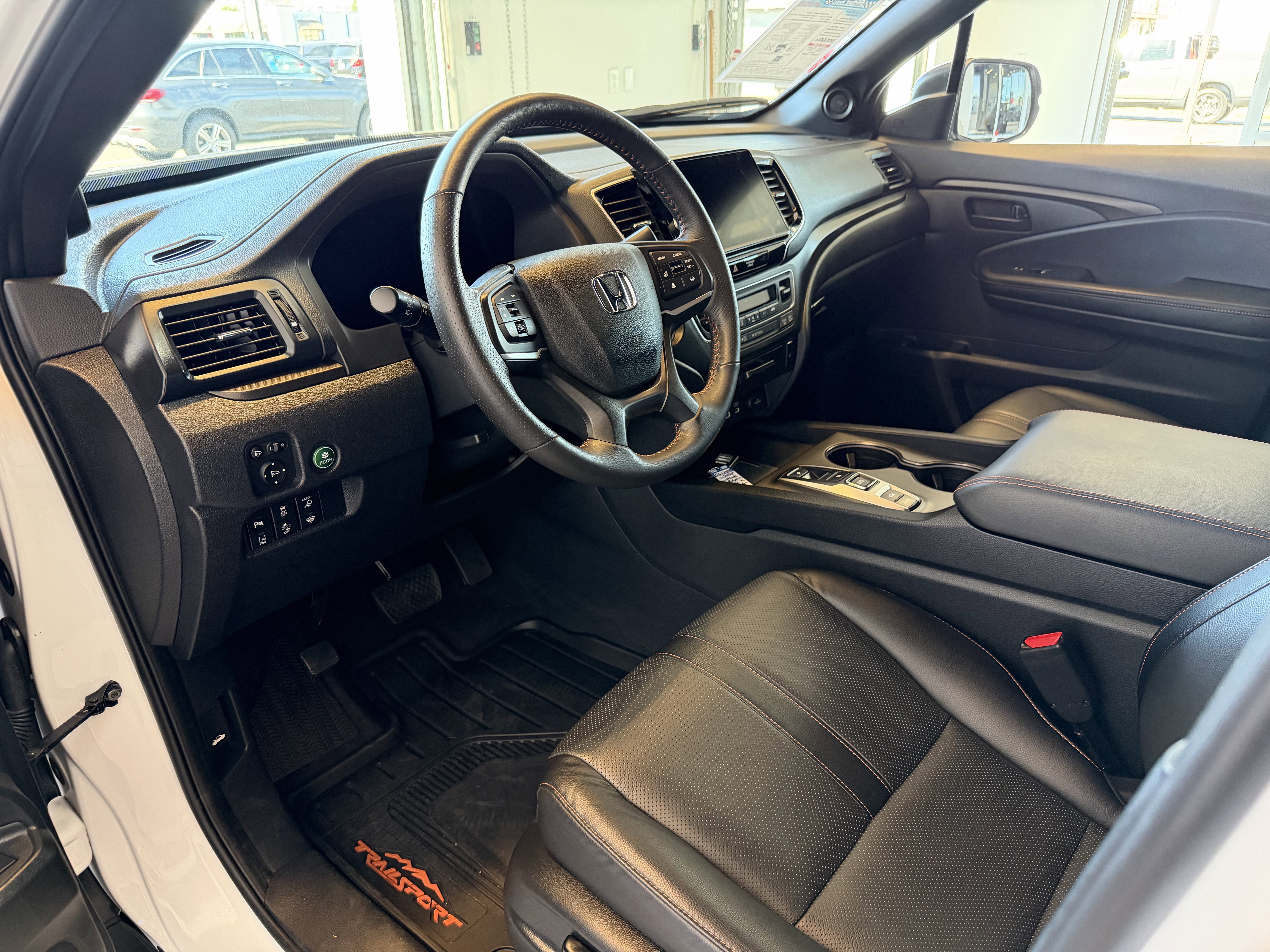 Used 2025 Honda Ridgeline TrailSport image 7