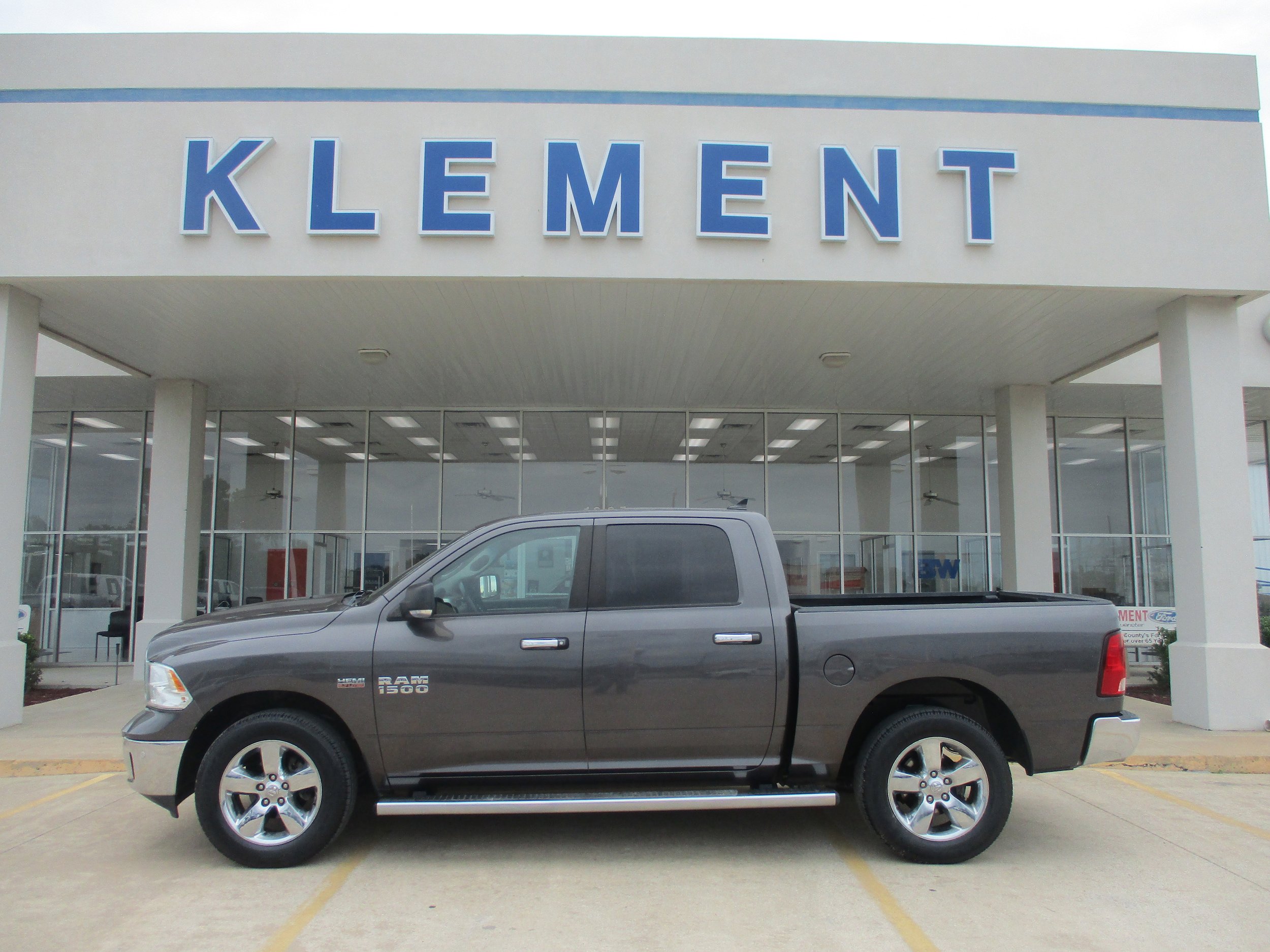 Used 2015 RAM 1500 Lone Star AWD/4WD image 1