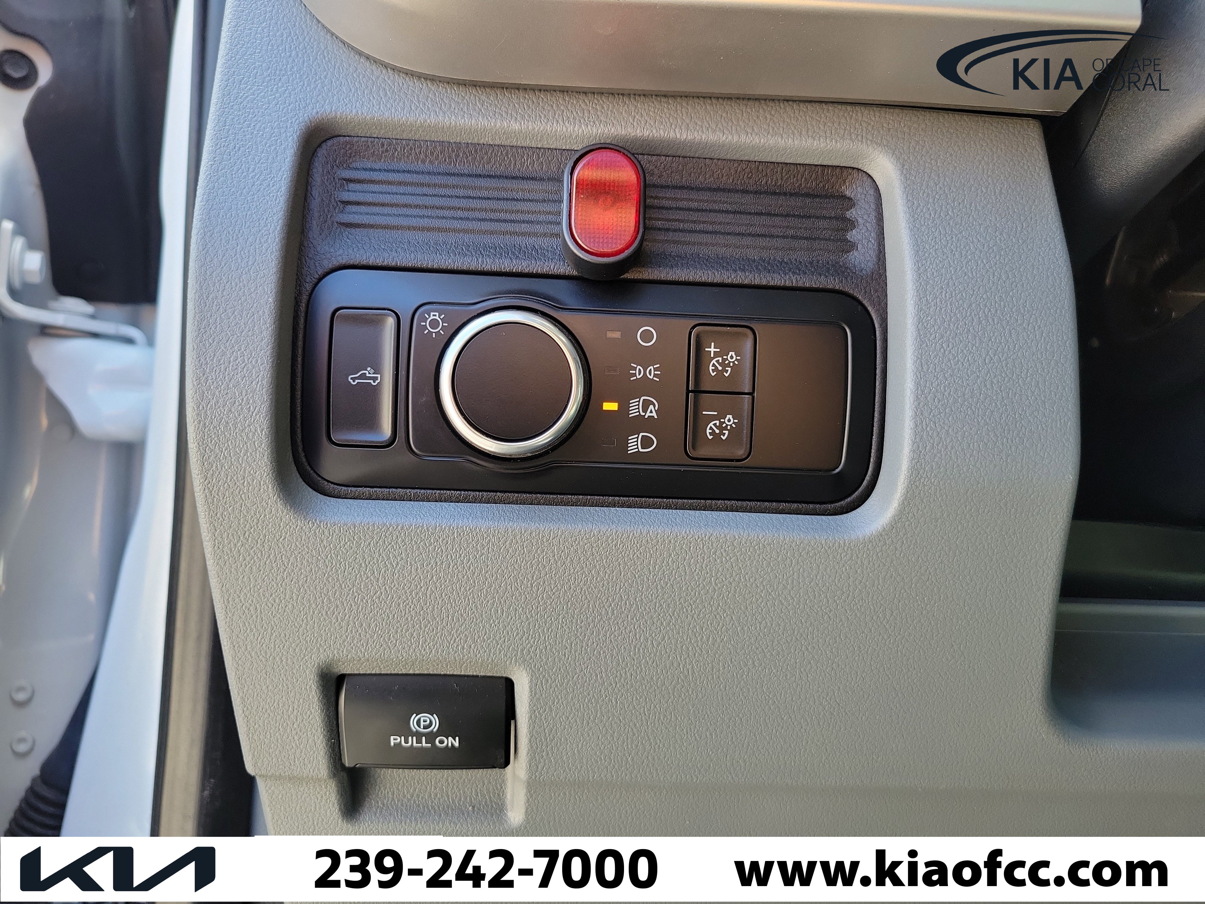 Used 2025 Ford F250 XL AWD/4WD image 24
