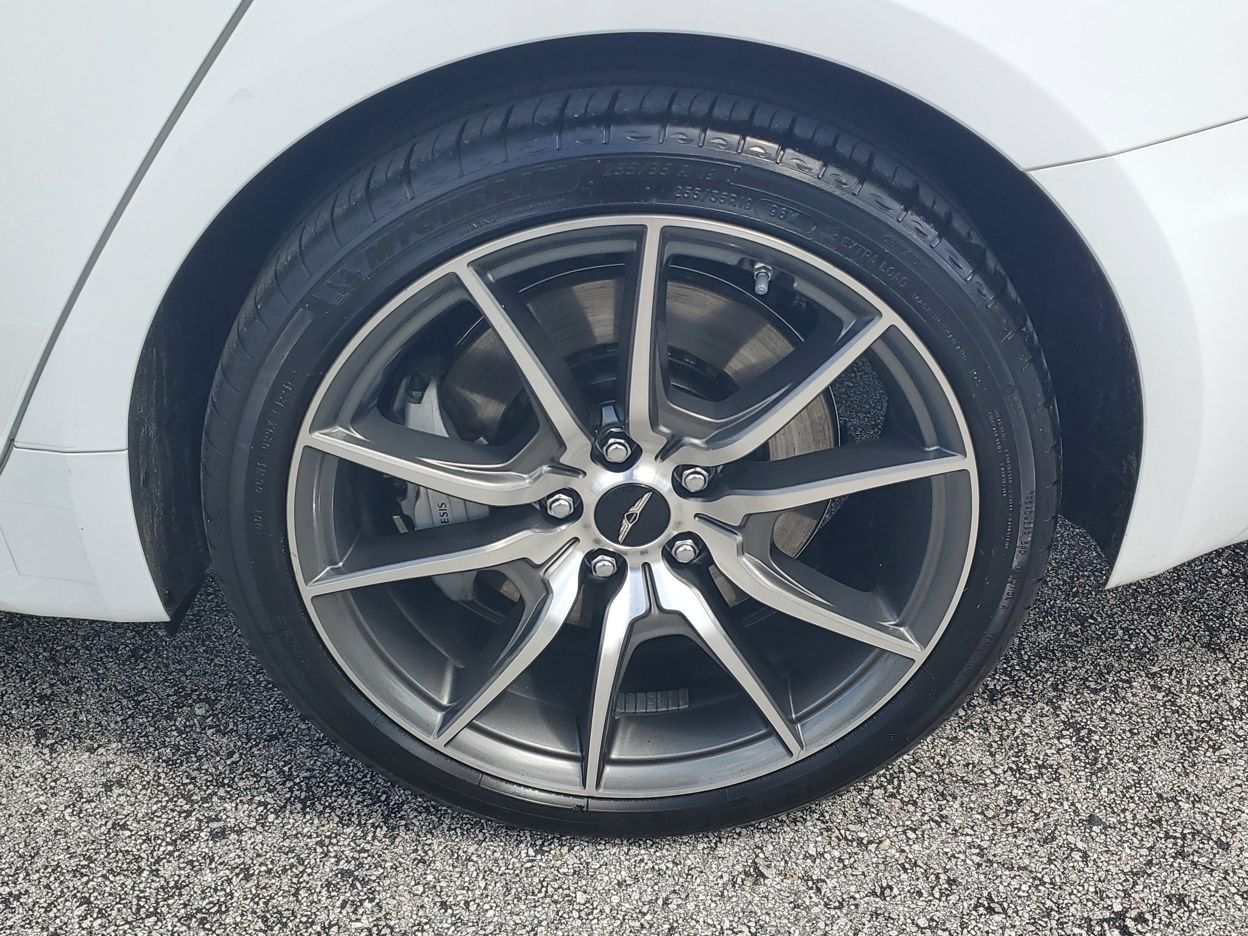 Used 2025 Genesis G70 2.5T image 8