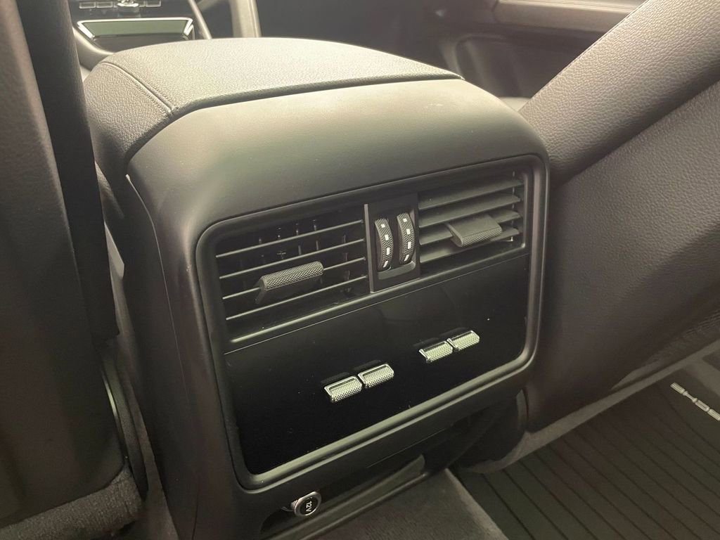 Used 2025 Porsche Cayenne image 14