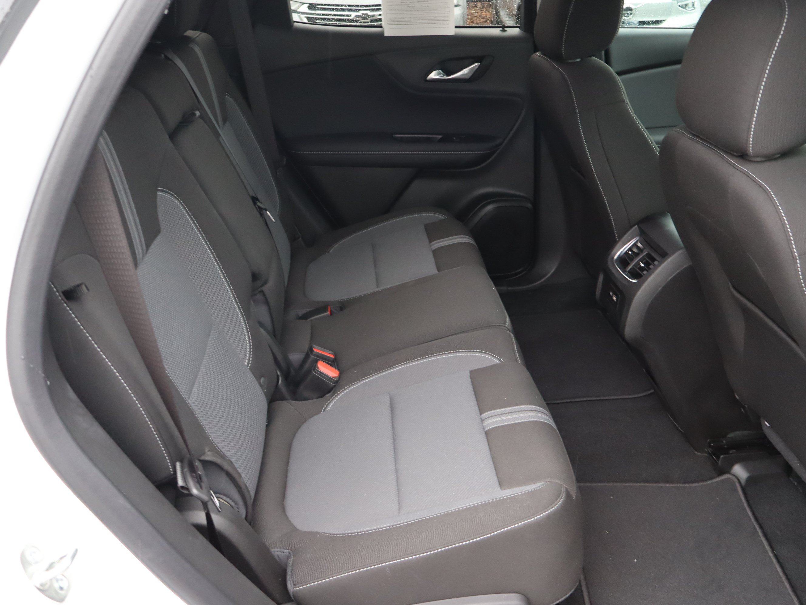 Used 2025 Chevrolet Blazer LT FWD image 34