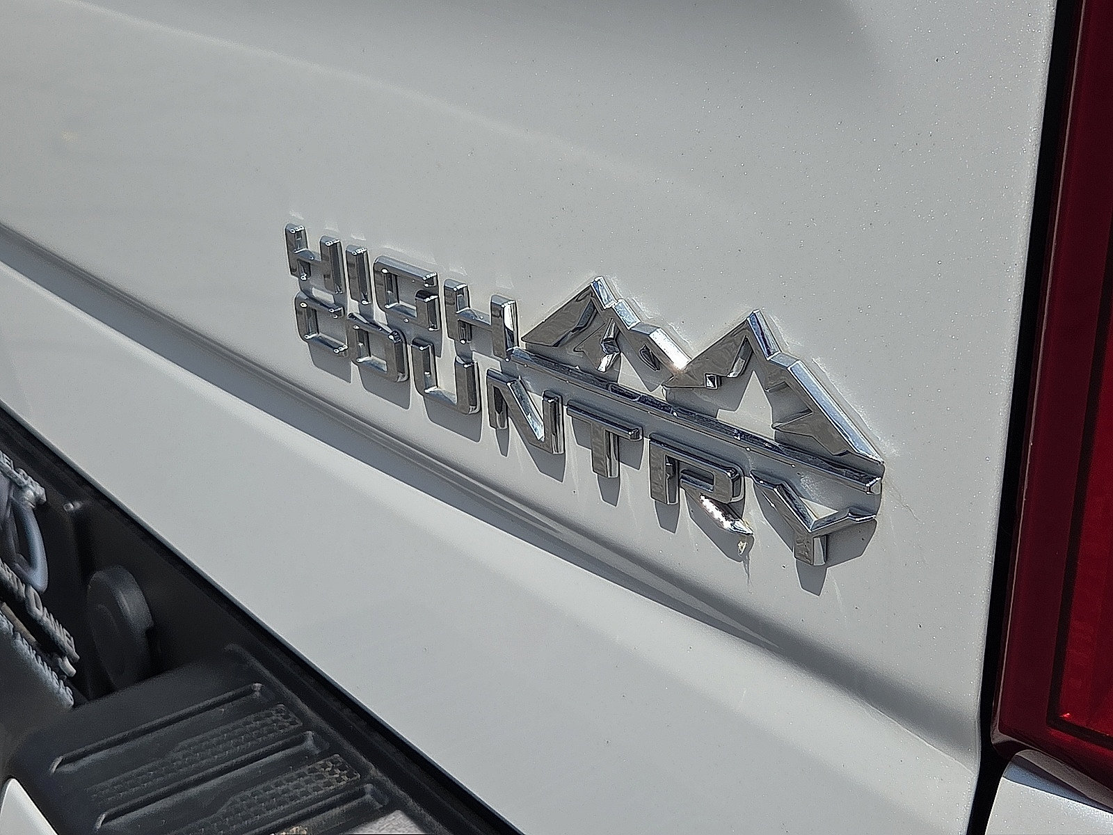 Used 2023 Chevrolet Silverado 1500 High Country w/ High Country Premium Package AWD/4WD image 16