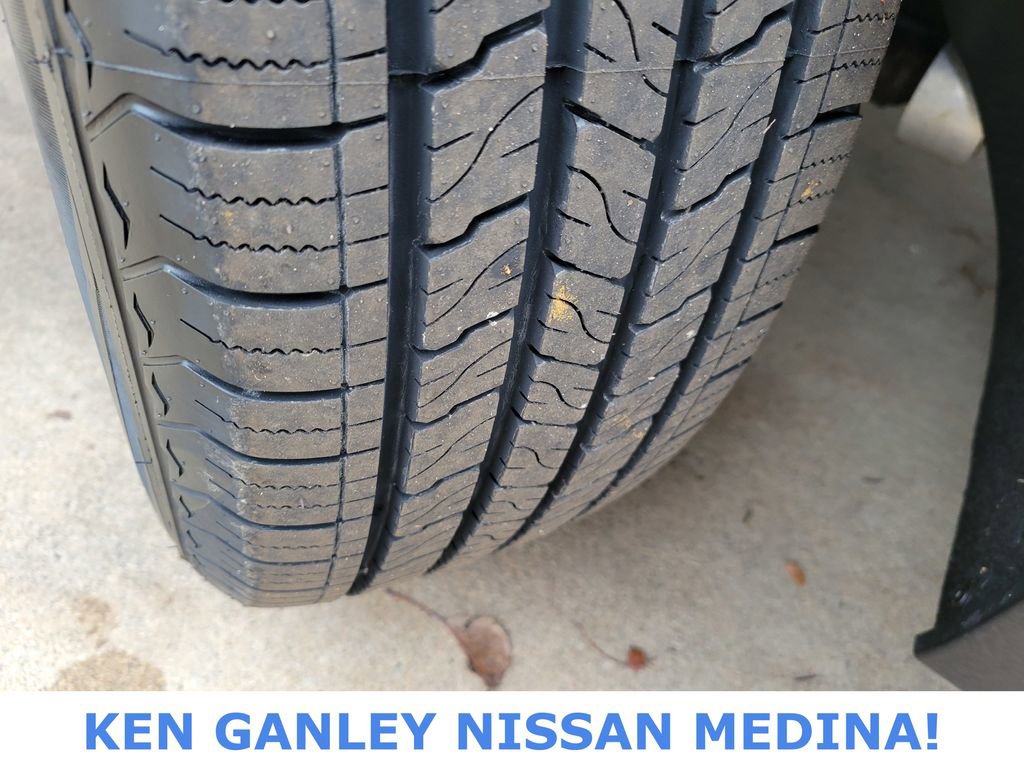 Used 2021 Chevrolet Equinox LS image 17